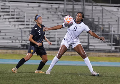 Mia Asenjo, una de las futbolistas dominicanas más destacadas y queridas responde nuestras&nbsp;preguntas.