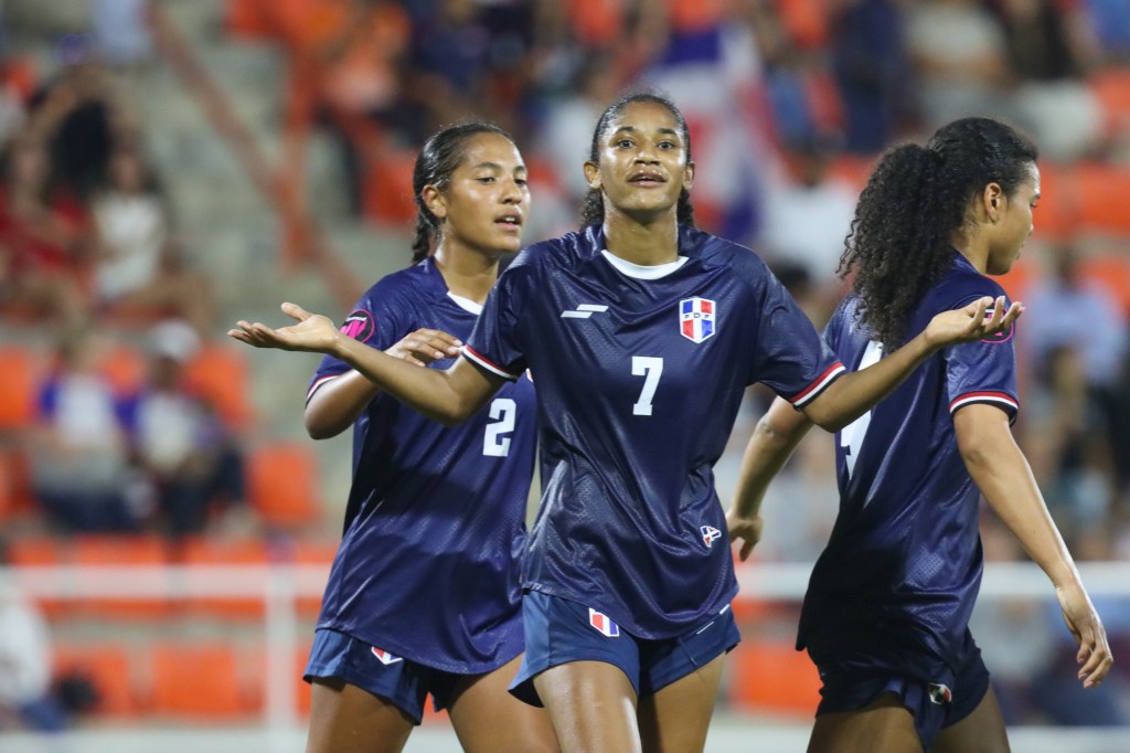 La selección femenina de mayores enciende sus aspiraciones al Mundial 2027